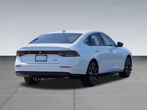Platinum White Pearl 2023 Honda Accord Hybrid Touring