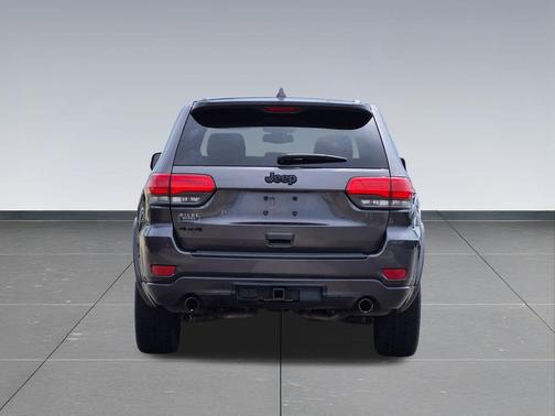 Granite Crystal Metallic Clearcoat 2014 Jeep Grand Cherokee Altitude