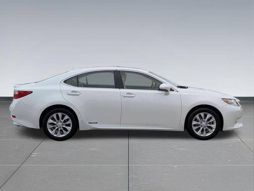 2015 Lexus ES 300h Base