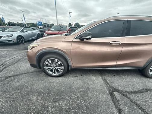 2018 INFINITI QX30 ESSENTIAL