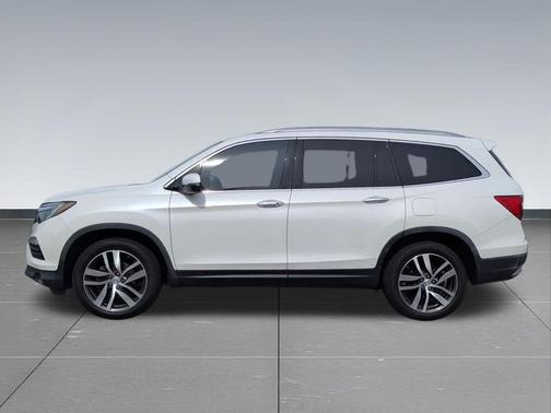 White Diamond Pearl 2017 Honda Pilot Elite