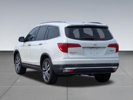 White Diamond Pearl 2017 Honda Pilot Elite