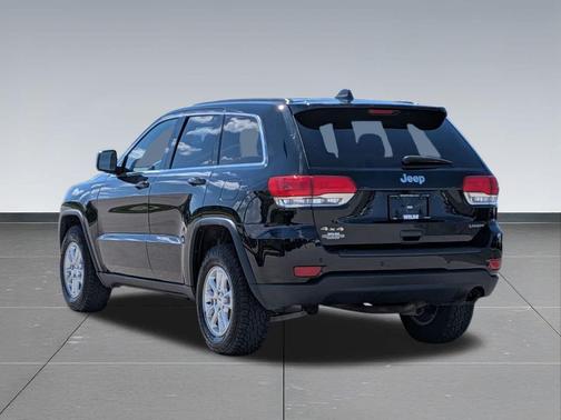 Diamond Black Crystal Pearlcoat 2018 Jeep Grand Cherokee Laredo