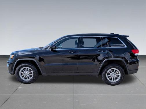Diamond Black Crystal Pearlcoat 2018 Jeep Grand Cherokee Laredo