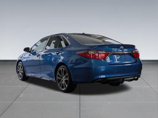 2016 Toyota Camry SE w/Special Edition Pkg