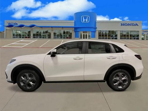 Platinum White Pearl 2026 Honda HR-V LX