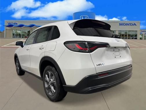 Platinum White Pearl 2026 Honda HR-V LX