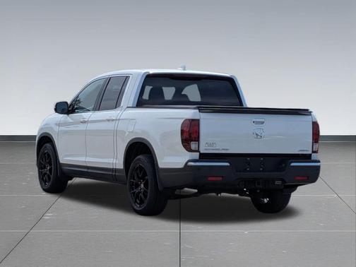 White Diamond Pearl 2017 Honda Ridgeline RTL