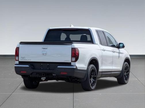 White Diamond Pearl 2017 Honda Ridgeline RTL