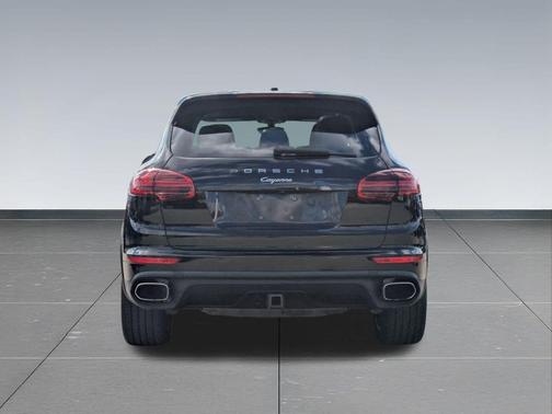 2017 Porsche Cayenne Platinum Edition