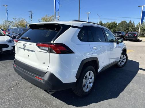 2020 Toyota RAV4 LE