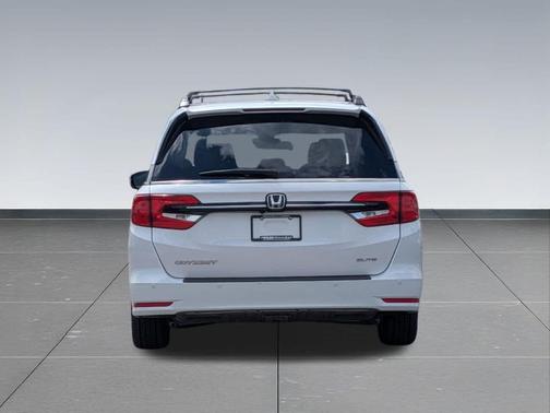 Platinum White Pearl 2024 Honda Odyssey Elite