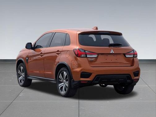 Sunshine Orange Metallic 2021 Mitsubishi Outlander Sport 2.0 ES