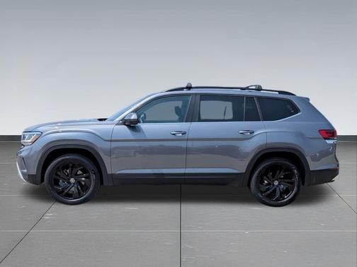 Platinum Gray Metallic 2023 Volkswagen Atlas 3.6L SE w/Technology
