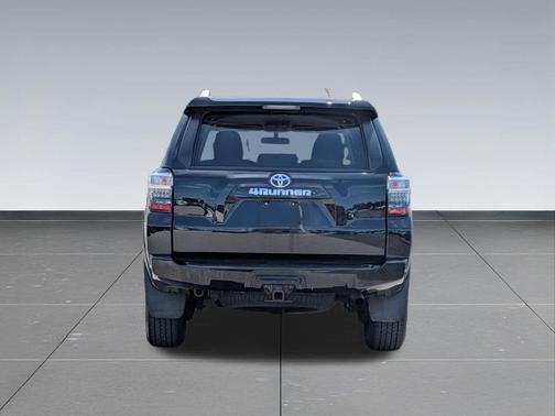 Midnight Black Metallic 2016 Toyota 4Runner SR5