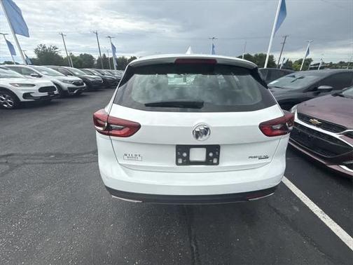 2019 Buick Regal TourX AWD Essence