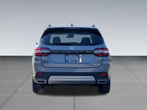 Sonic Gray Pearl 2025 Honda Pilot Elite