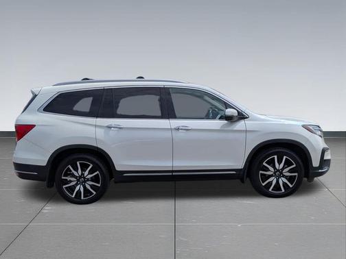 White Diamond Pearl 2019 Honda Pilot Touring 8-Passenger