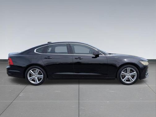 Onyx Black Metallic 2017 Volvo S90 T5 Momentum