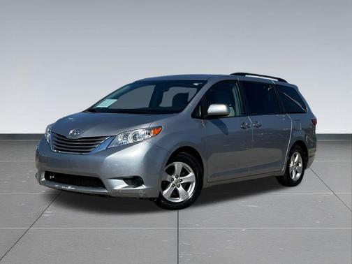 2015 Toyota Sienna LE