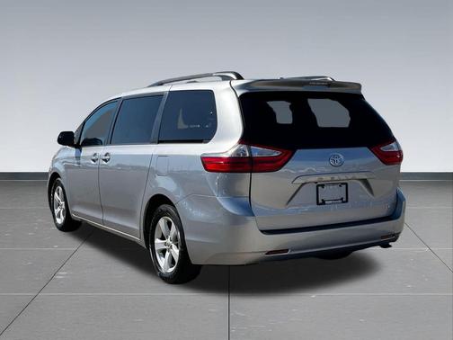 2015 Toyota Sienna LE