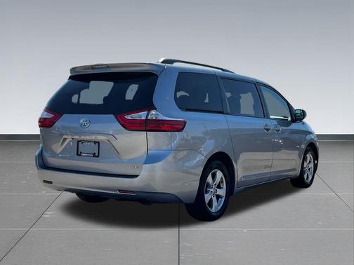 2015 Toyota Sienna LE