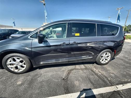 2020 Chrysler Pacifica Touring-L Plus