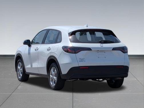 Platinum White Pearl 2025 Honda HR-V LX