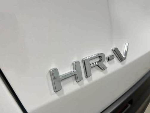 Platinum White Pearl 2025 Honda HR-V LX