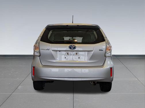 2014 Toyota Prius v Two