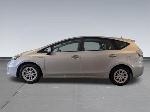 2014 Toyota Prius v Two