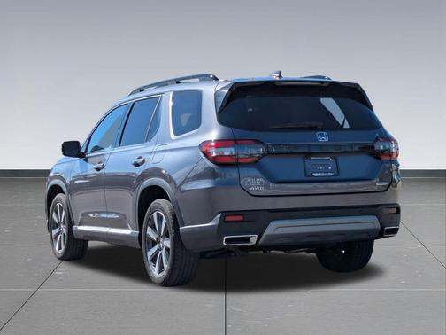 2023 Honda Pilot Touring 8-Passenger