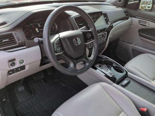 2021 Honda Pilot Touring 8-Passenger