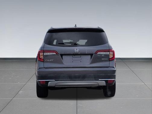 2021 Honda Pilot Touring 8-Passenger