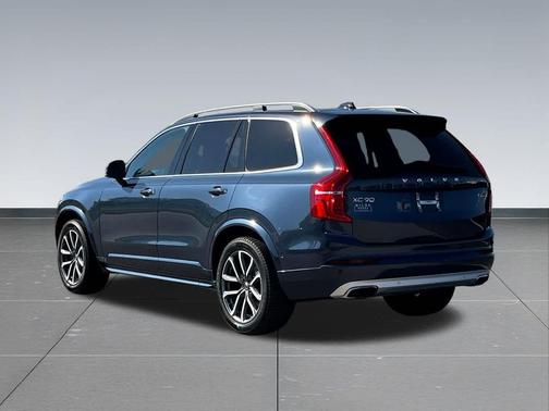 2019 Volvo XC90 T6 Momentum