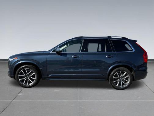 2019 Volvo XC90 T6 Momentum