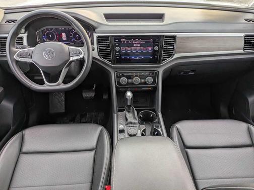 2022 Volkswagen Atlas 2.0T SE w/Technology 4MOTION