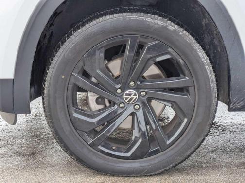 2022 Volkswagen Atlas 2.0T SE w/Technology 4MOTION