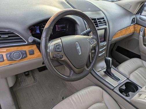 2013 Lincoln MKX Base