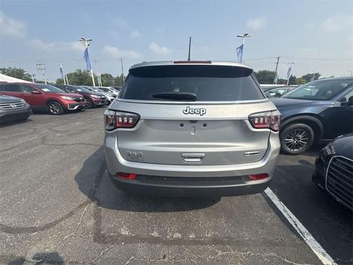 2023 Jeep Compass Latitude Lux