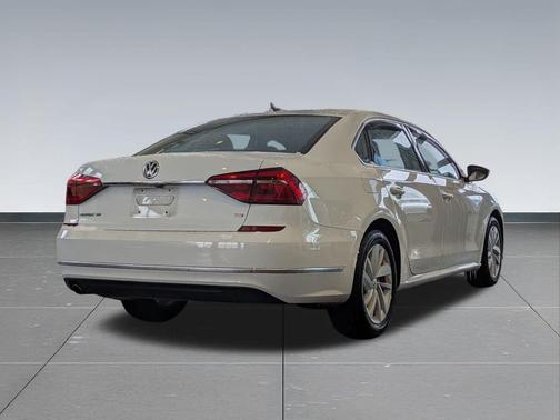 2018 Volkswagen Passat 2.0T SE