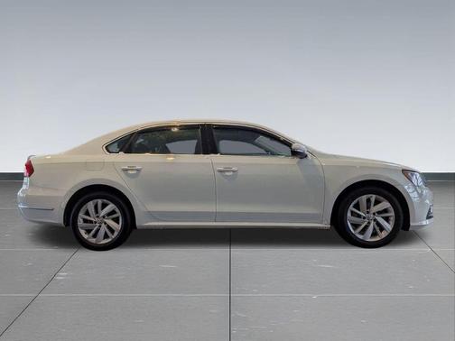 2018 Volkswagen Passat 2.0T SE