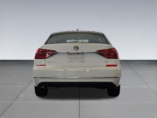 2018 Volkswagen Passat 2.0T SE