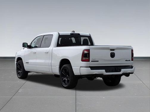 Bright White Clearcoat 2021 RAM 1500 Big Horn/Lone Star