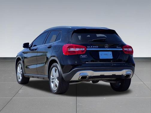 Night Black 2020 Mercedes-Benz GLA 250 4MATIC