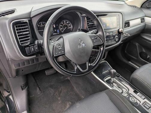 2017 Mitsubishi Outlander SE