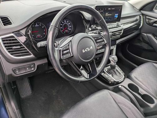 2023 Kia Seltos EX