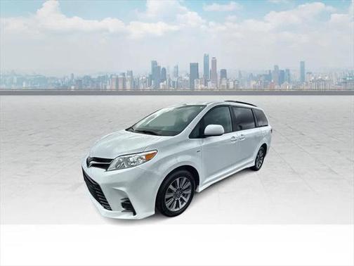 2020 Toyota Sienna LE