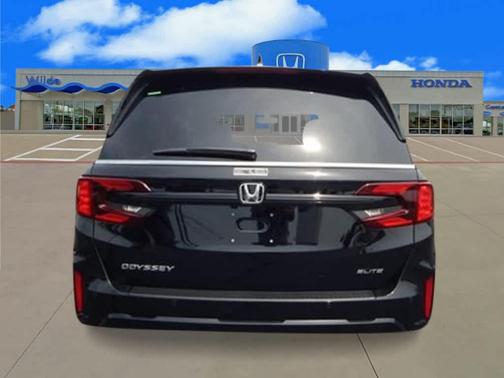 Crystal Black Pearl 2027 Honda Odyssey Elite