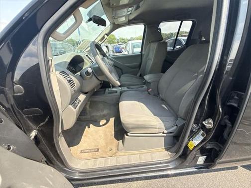 2016 Nissan Frontier SV